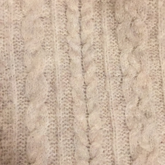american eagle sweater! - Picture 4 of 4